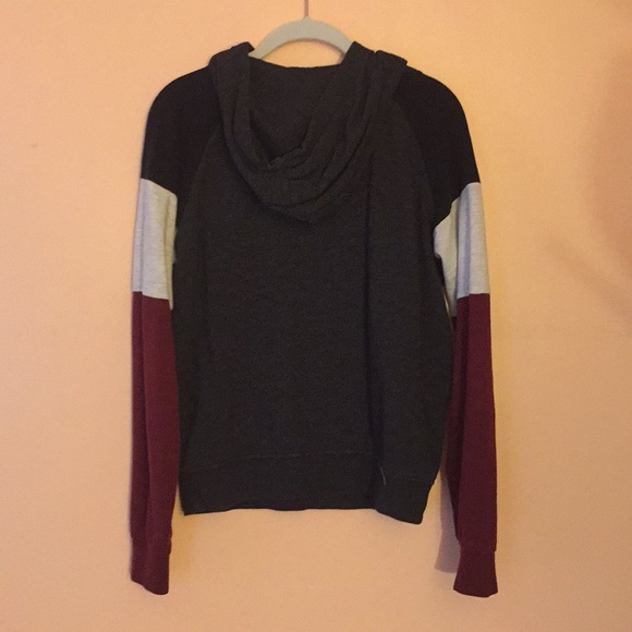 Grey and maroon sweat shirt - Picture 2 of 2